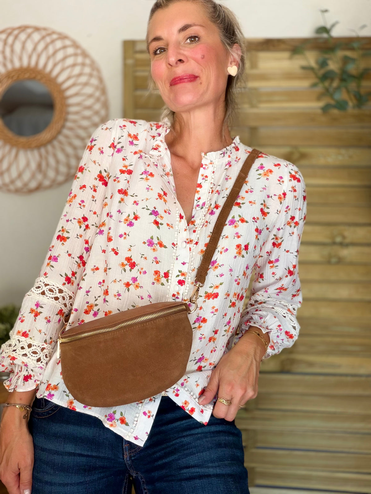 Sac banane M bi-matière en cuir irisé et velours 24cm - POLLY- Choco/Bronze • FIN DE SÉRIE