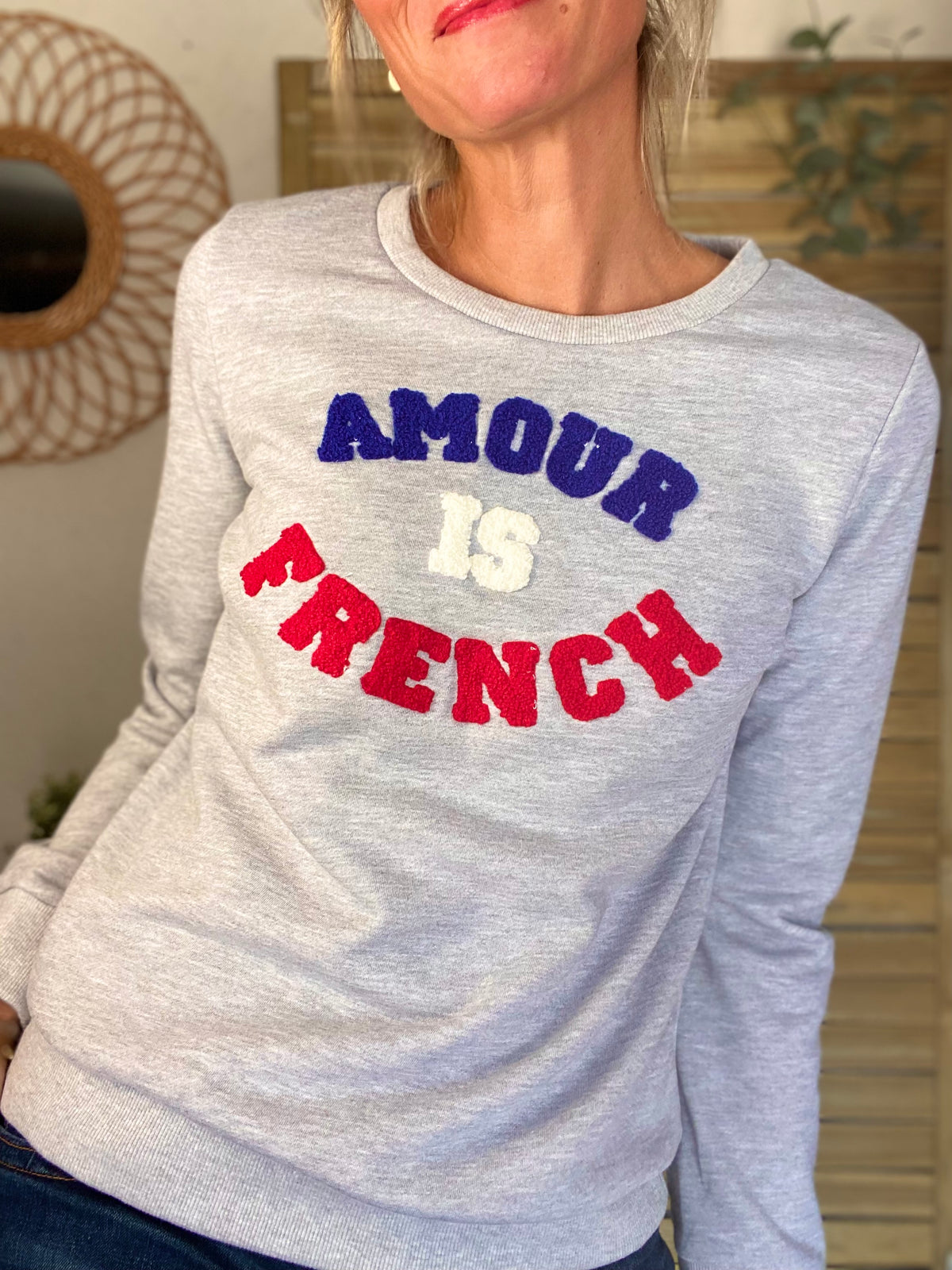 Sweat AMOUR IS FRENCH - OPHELIA - Gris / Tricolore 🇫🇷 FIN DE SÉRIE