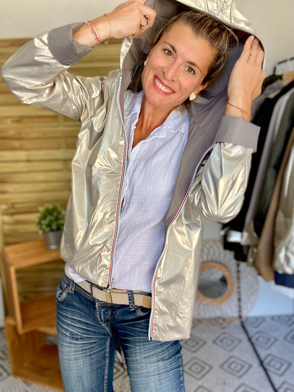 LAURA JO. Imperméable réversible léger GARANCE COURT - Gris taupe/Doré