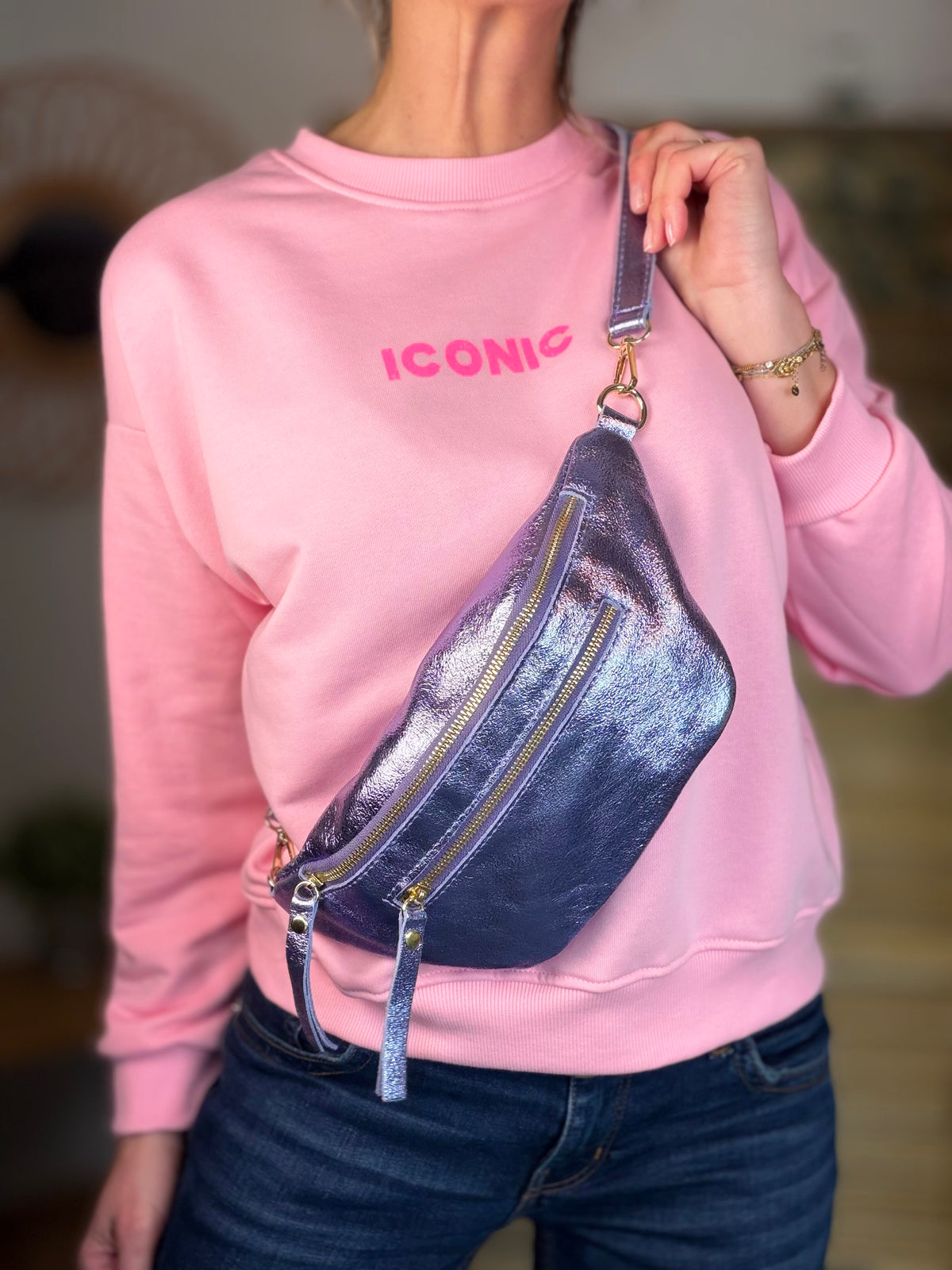 Sac banane en cuir irisé ERYN - Parme
