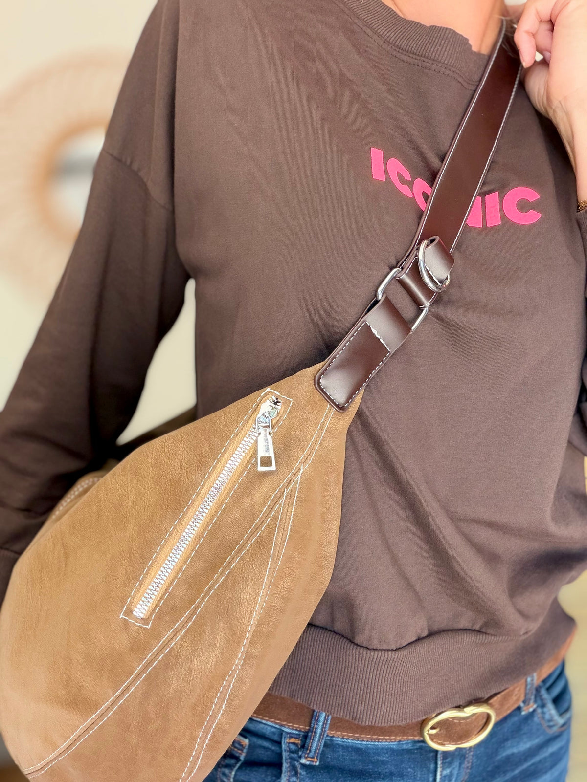 Sac besace XXL en simili cuir brossé - HAROLD Taupe