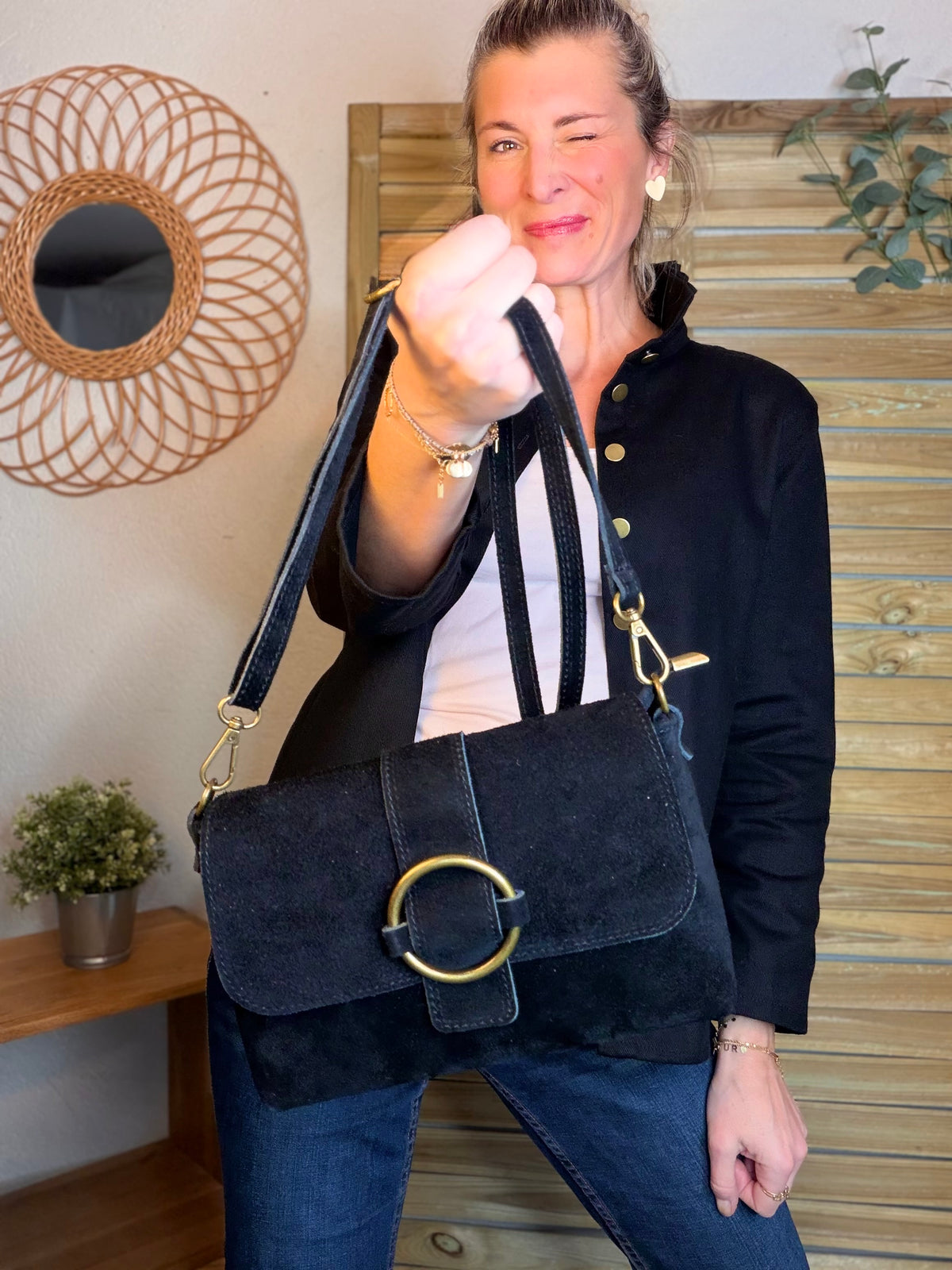 Sac bandoulière en croute de cuir BLAKE - Noir