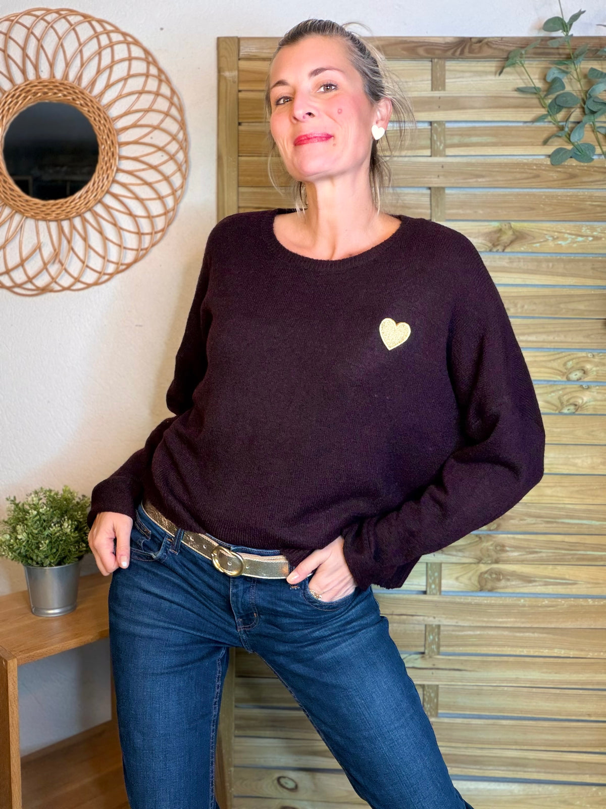 Pull léger en maille cœur doré brodé 💛 MELISSA - Aubergine