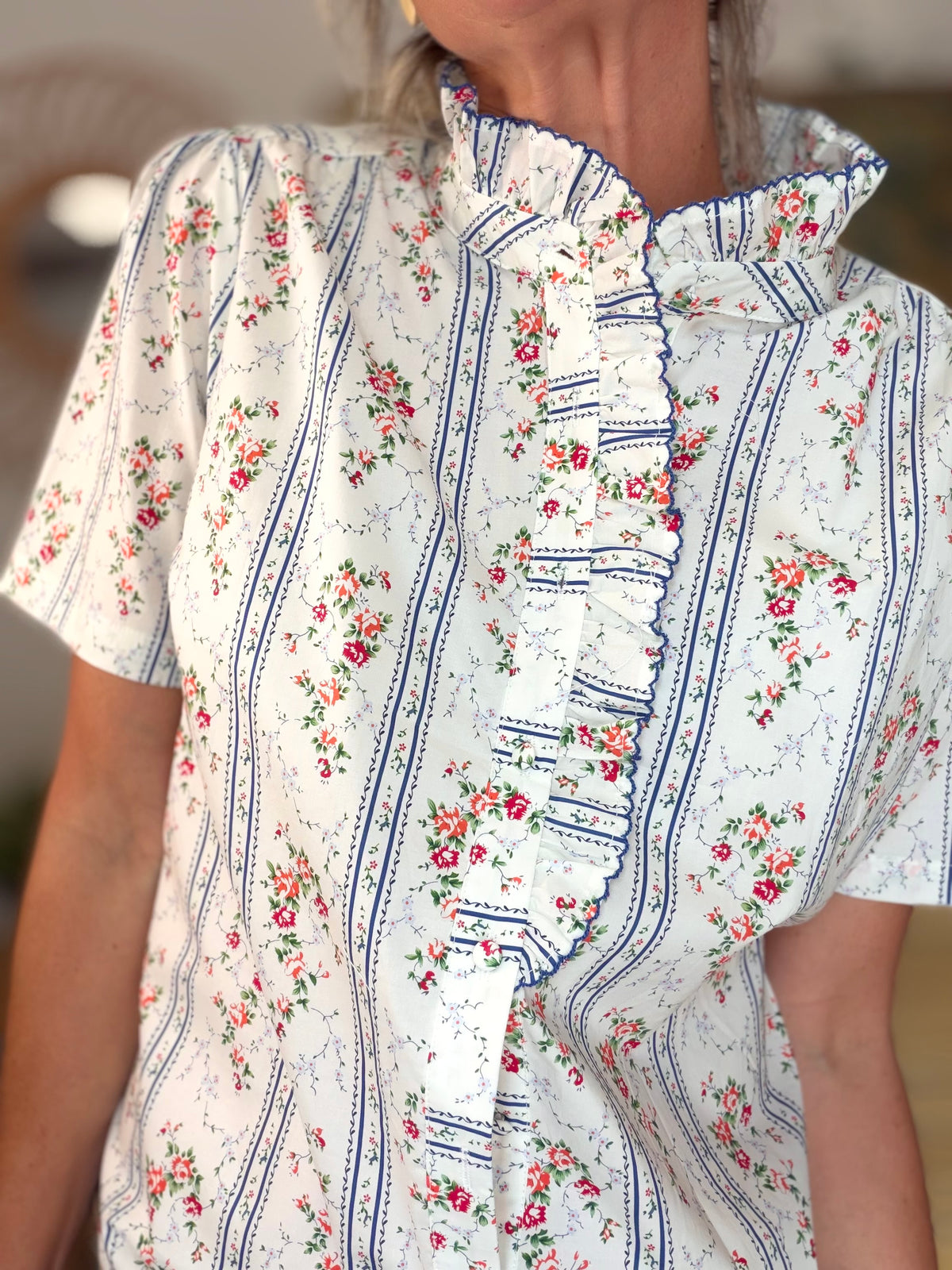 Blouse fleurie rayures bleues manches courtes GWEN - FIN DE SÉRIE