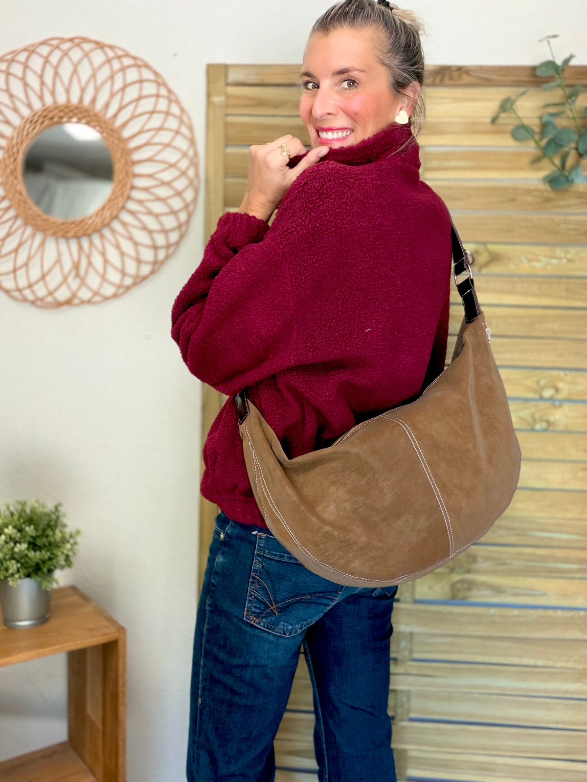 Sac besace XXL en simili cuir brossé - HAROLD Taupe