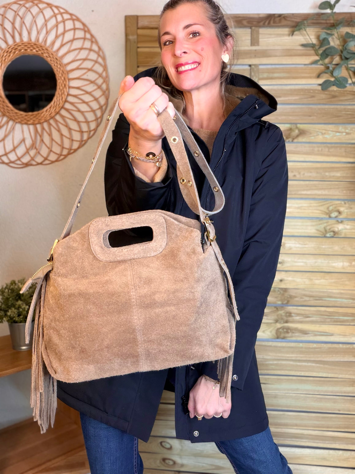 Sac en cuir daim avec franges LOGAN - Beige taupe