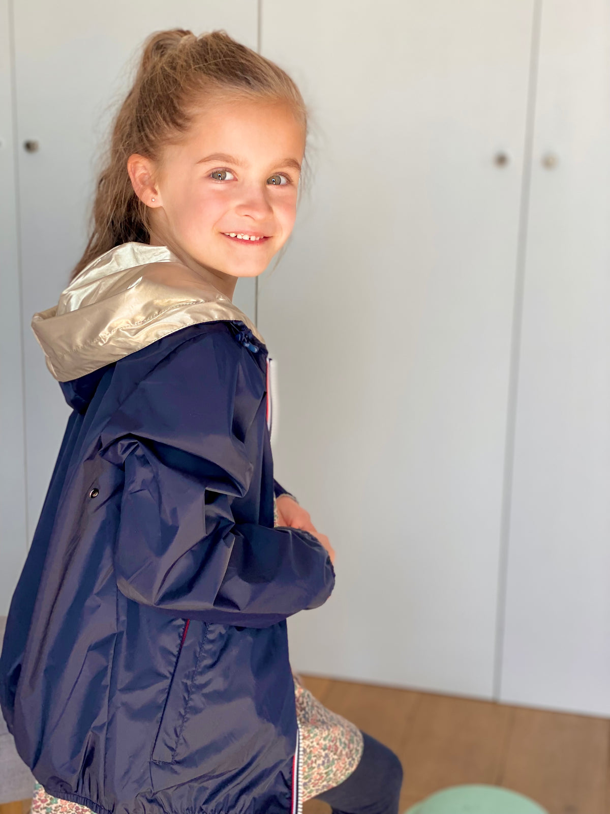 LAURA JO - Imperméable réversible léger GARANCE KIDS enfant (mixte) - Bleu Marine / Doré • DÉSTOCKAGE sur Taille 6 ans
