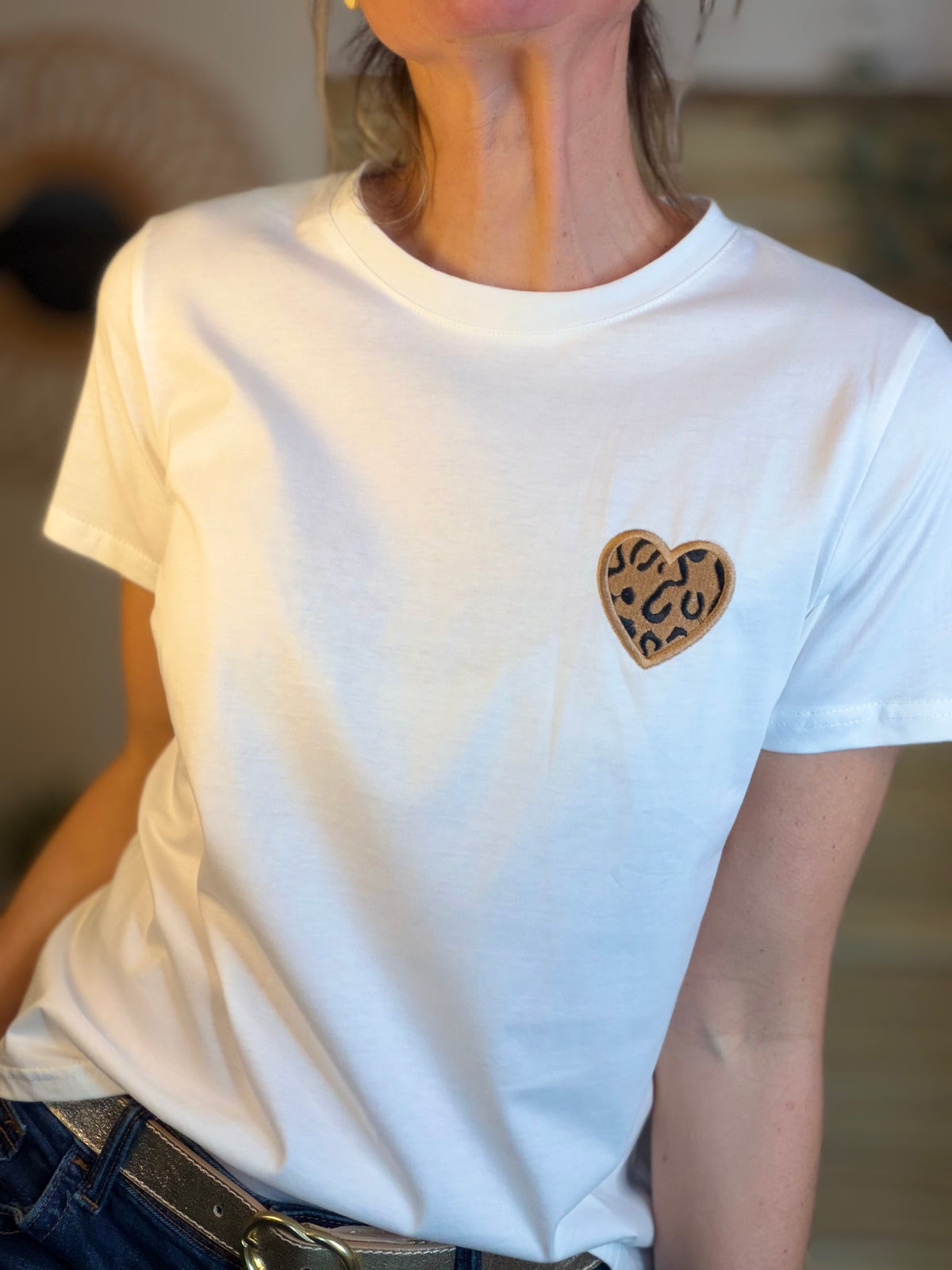 Tee shirt cœur brodé Léo 🐆 MONA Blanc - FIN DE SÉRIE