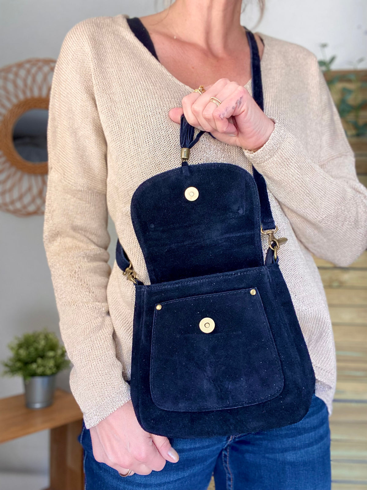 Sac bandoulière en cuir daim HORTENSE - Noir - FIN DE SÉRIE