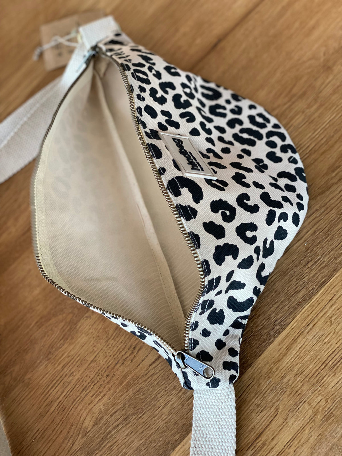 HINDBAG OLIVIA - Sac banane  Léo Écru 🐆🤍