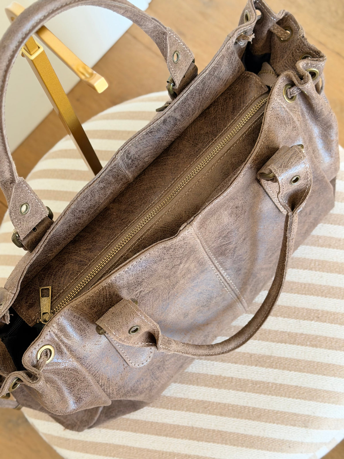 Sac cabas XL en cuir vieilli • COOPER Taupe