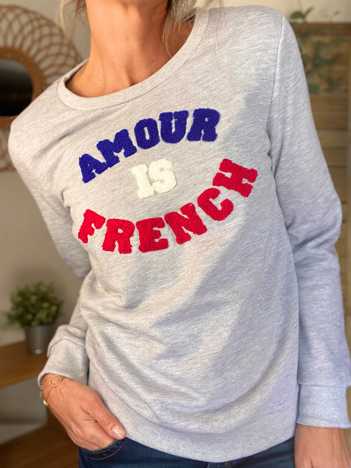Sweat AMOUR IS FRENCH - OPHELIA - Gris / Tricolore 🇫🇷 FIN DE SÉRIE