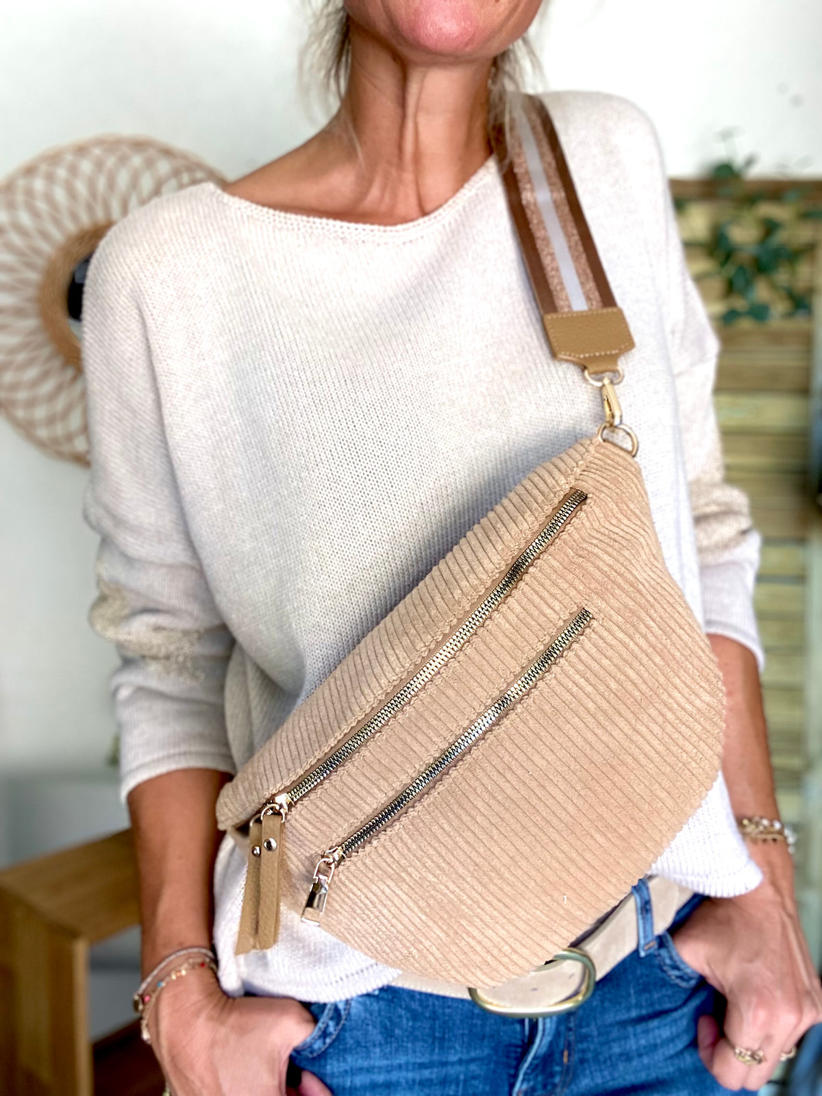 Sac banane XL en velours côtelé 2 zips et sangle fantaisie - WENDY - Camel clair