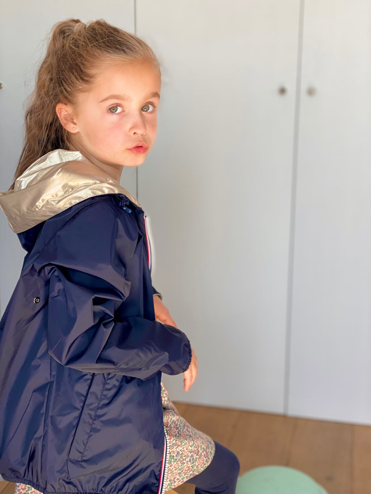 LAURA JO - Imperméable réversible léger GARANCE KIDS enfant (mixte) - Bleu Marine / Doré • DÉSTOCKAGE sur Taille 6 ans