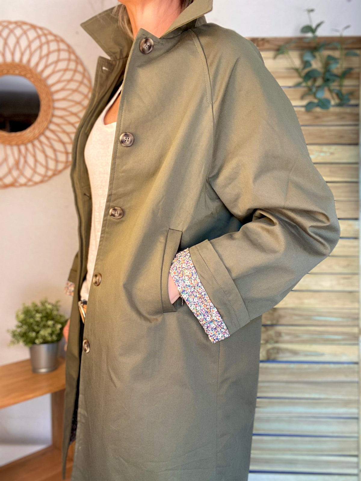 Veste Trench en coton kaki avec Liberty - MAHAUT MI LONG - LILI et LALA • DÉSTOCKAGE sur Taille S