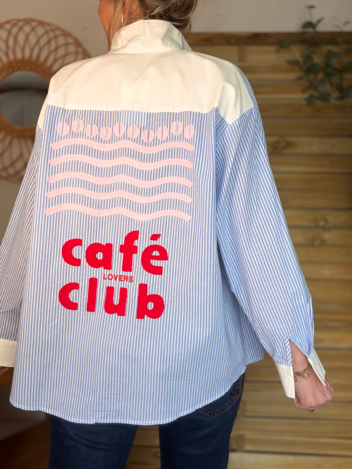 Chemise bleue rayée brodée CAFÉ LOVERS CLUB - LISA - FIN DE SÉRIE