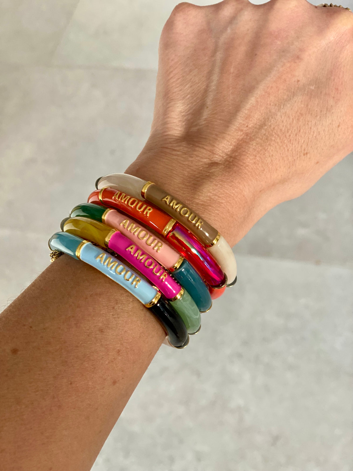 Bracelet élastique en résine multicolore Amour - ELLA (12 coloris au choix)
