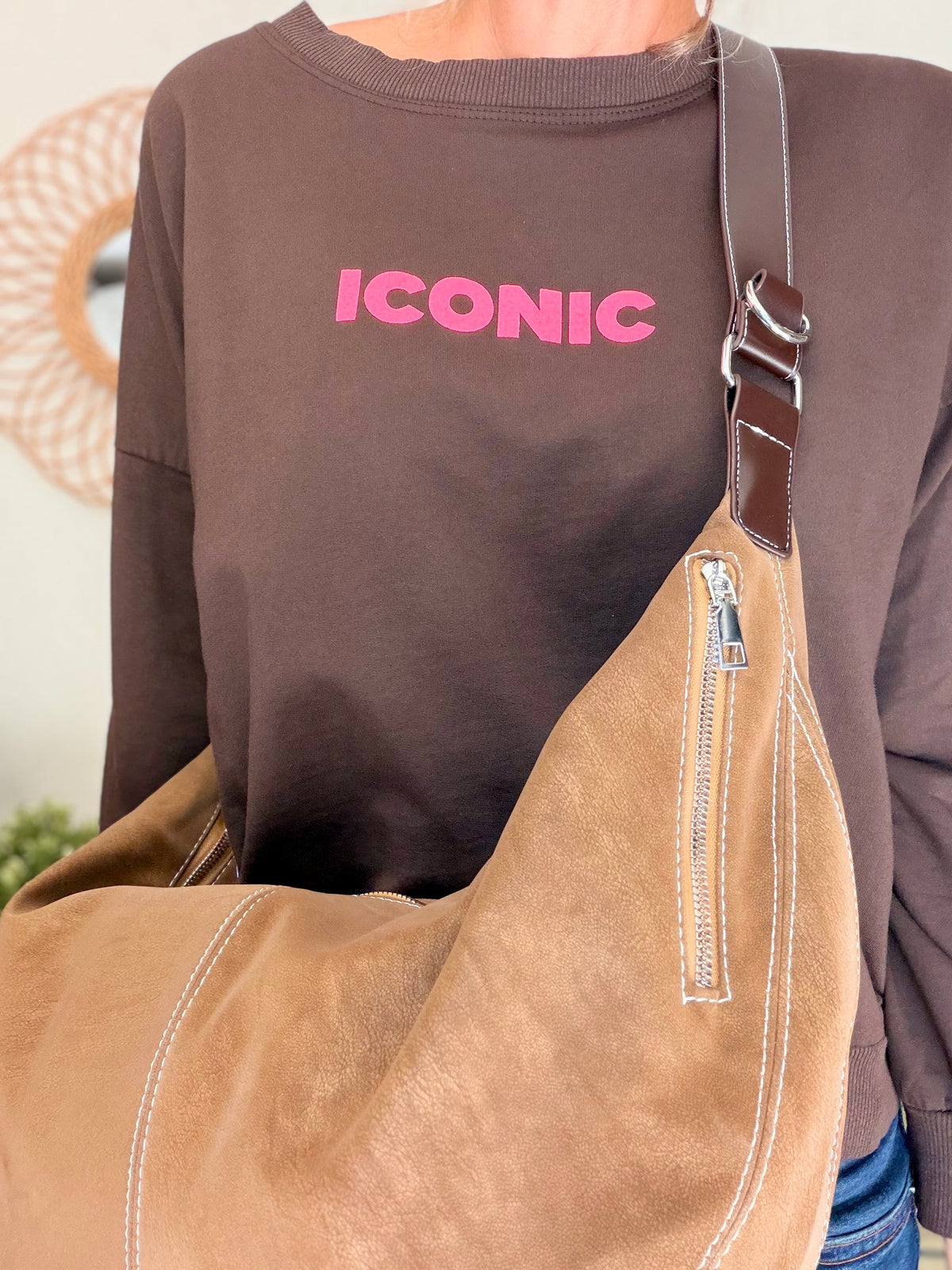 Sac besace XXL en simili cuir brossé - HAROLD Taupe