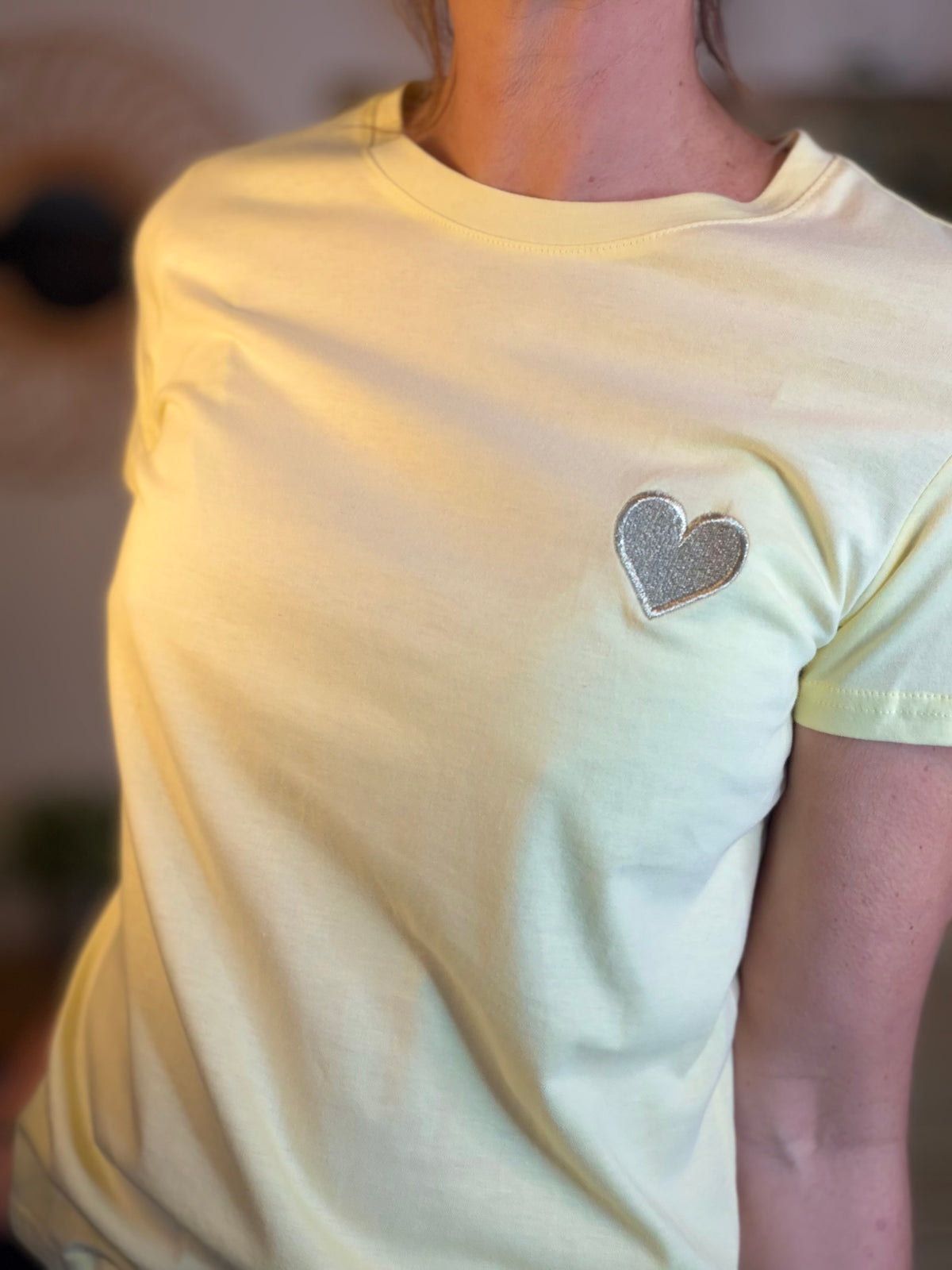 Tee shirt cœur brodé doré 💛 PIA Jaune - FIN DE SÉRIE