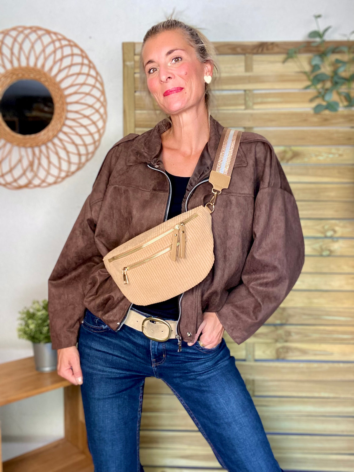 Sac banane L en velours côtelé 2 zips et sangle fantaisie - ASHLY - Camel clair • FIN DE SÉRIE
