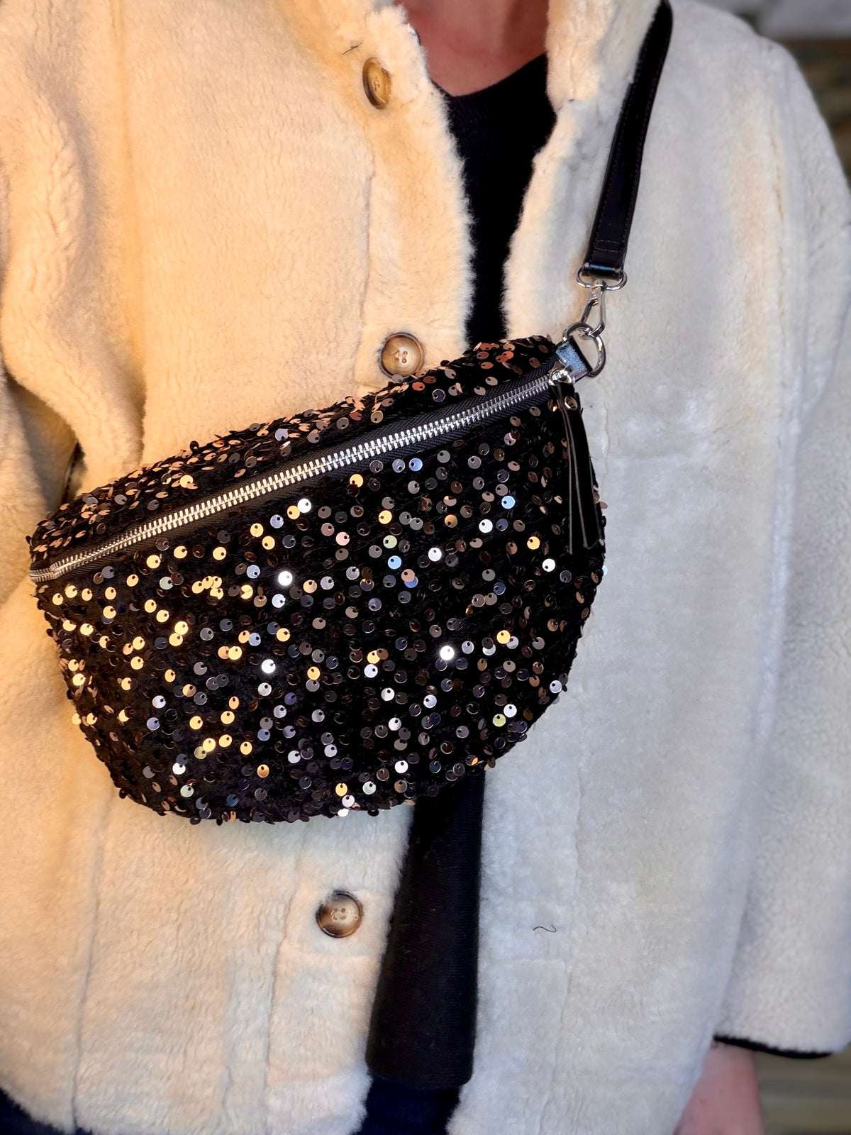 ⚡️ ARRIVAGE - Sac banane velours à sequins CARLY - Noir / doré rosé
