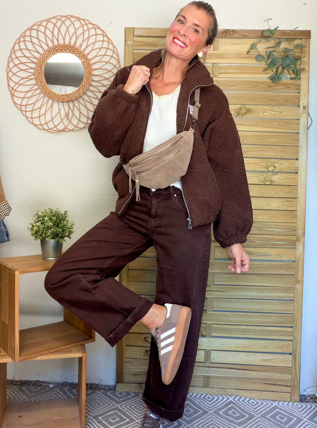 RÉASSORT PRÉVU MI NOVEMBRE • Pantalon Jean coupe barrel LÉON Chocolat
