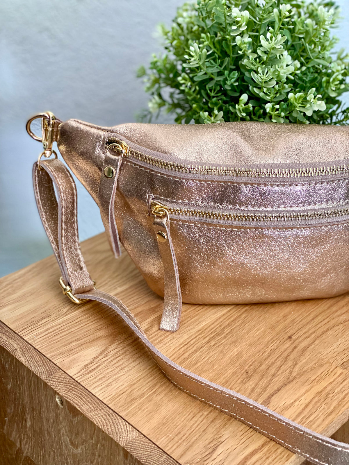 Sac banane en cuir irisé ERYN - Rose gold (9 coloris)