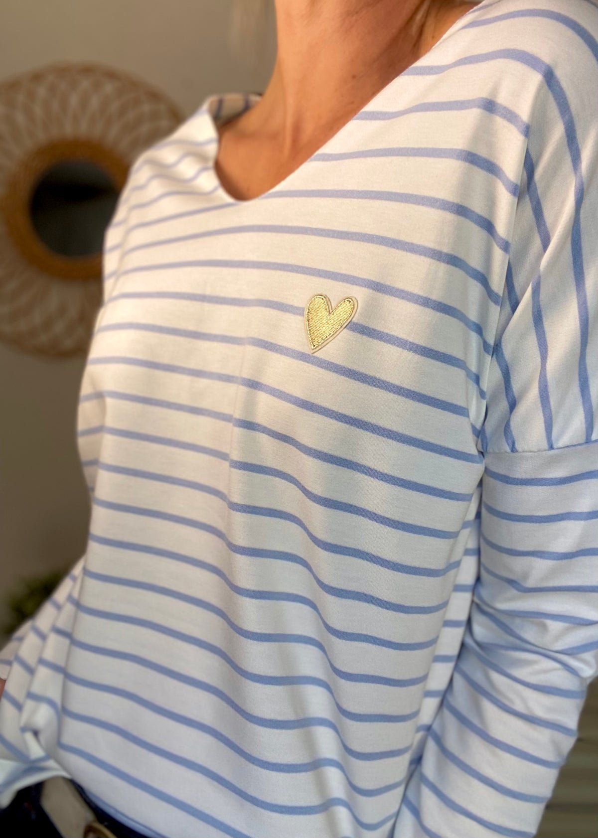 Pull fin rayé col V avec ou sans coeur doré 💛 NOLWENN - Bleu ciel