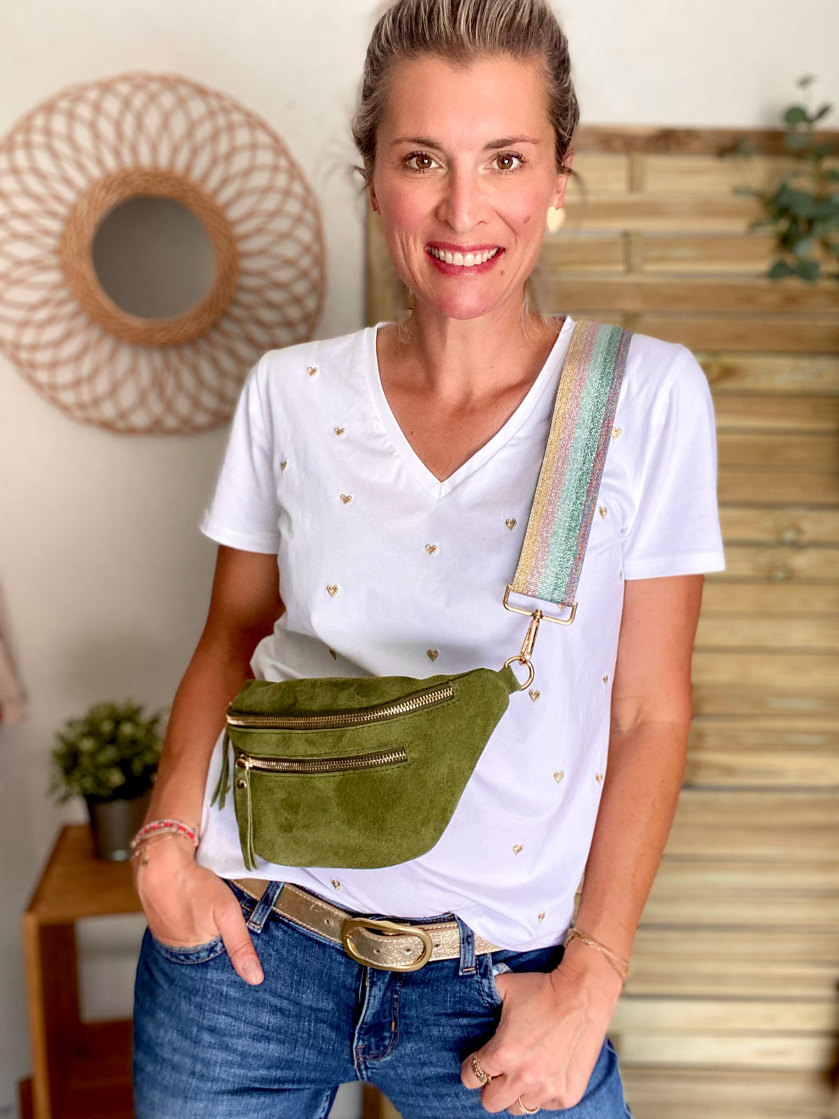 Sac banane avec poche avant, en cuir daim HOLLY - Kaki