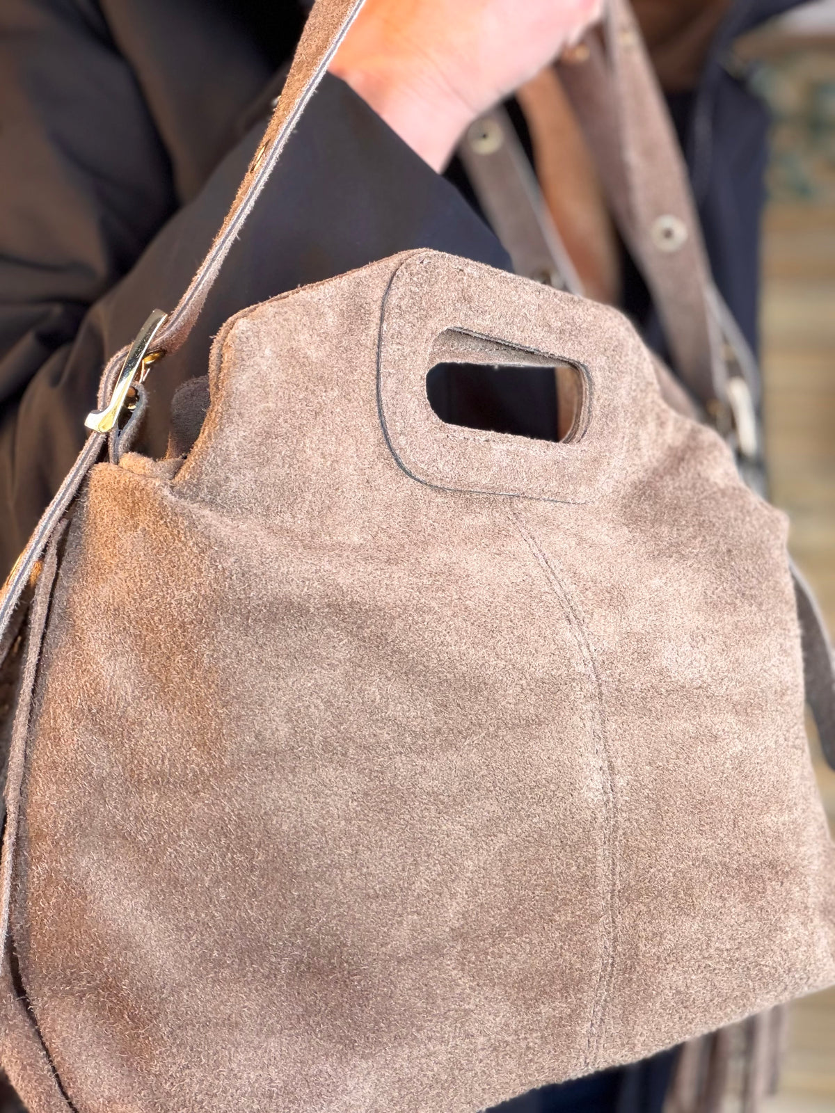 Sac en cuir daim avec franges LOGAN - Beige taupe