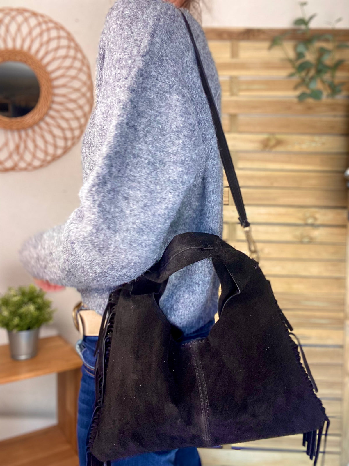 Sac hobo en cuir daim avec franges AARON - Noir - DÉSTOCKAGE