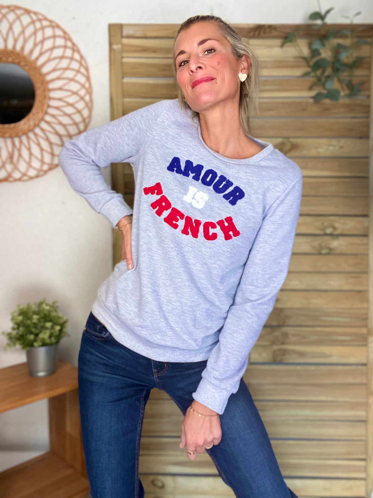 Sweat AMOUR IS FRENCH - OPHELIA - Gris / Tricolore 🇫🇷 FIN DE SÉRIE