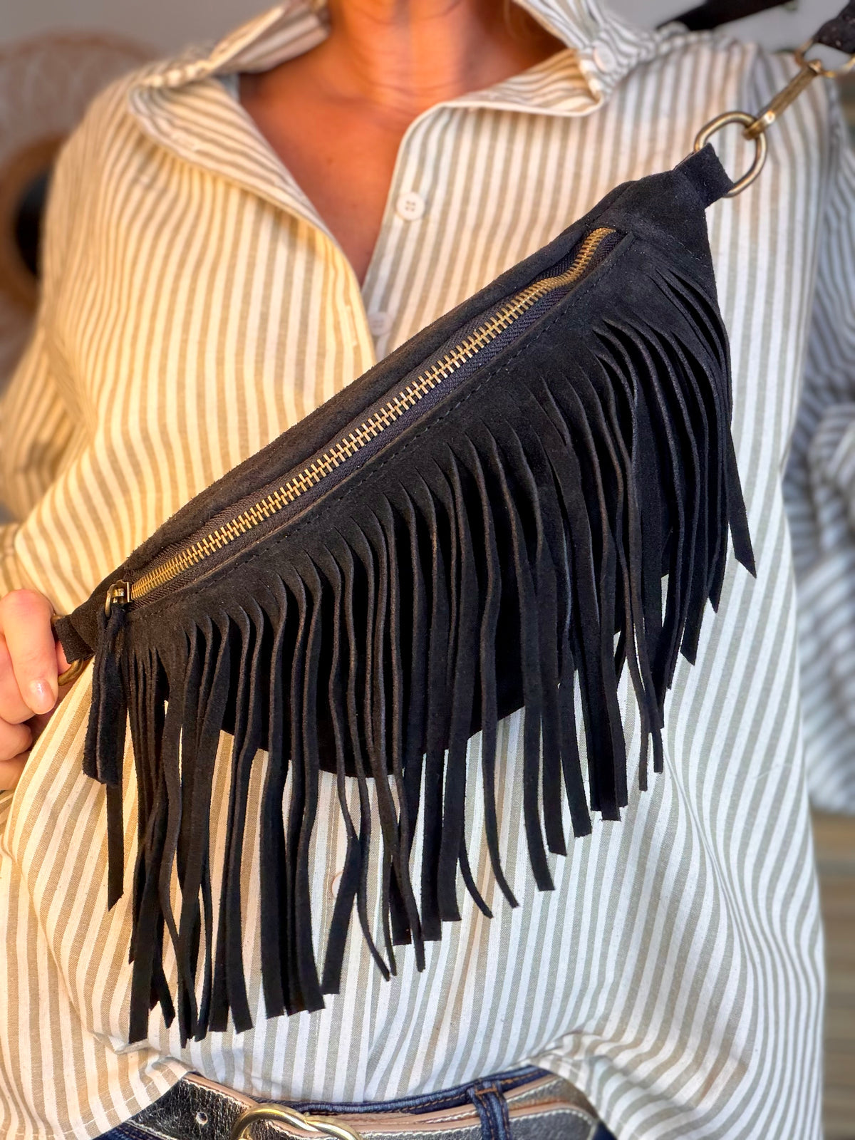 Sac banane avec franges en cuir daim - PIETRA - Noir - FIN DE SÉRIE