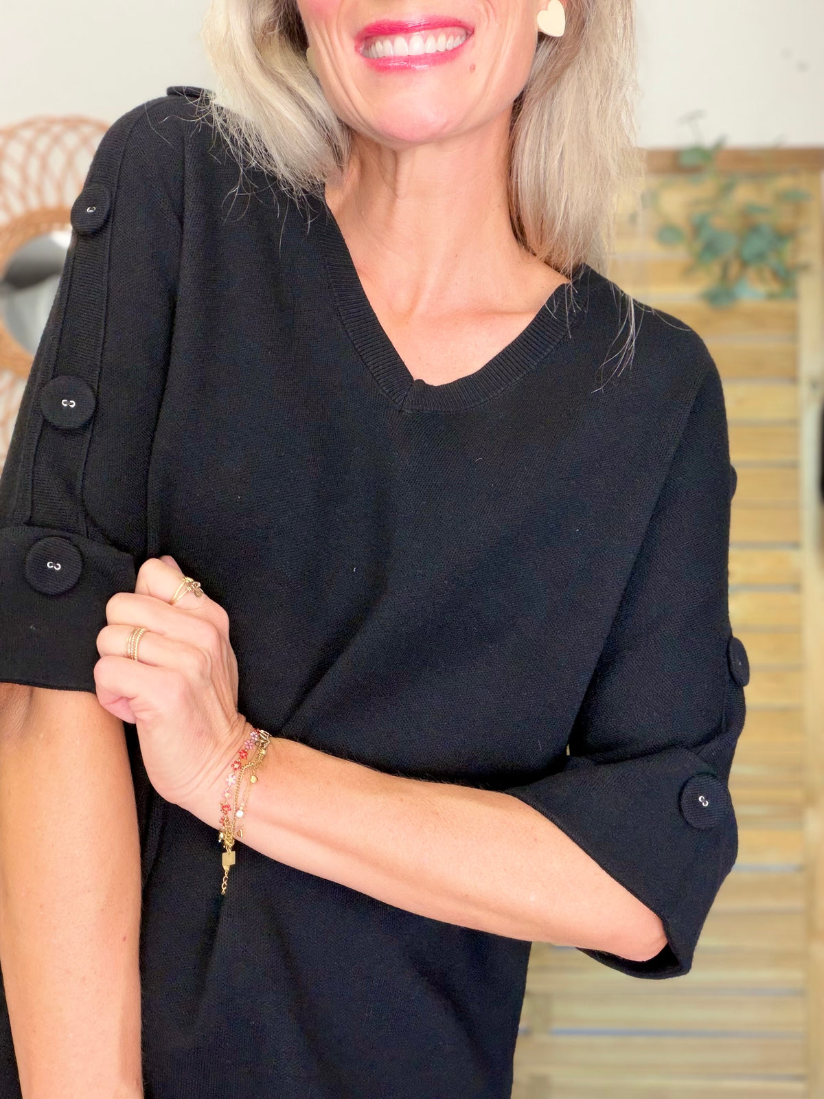 Pull long, col V, ornements boutons CHIARA Noir