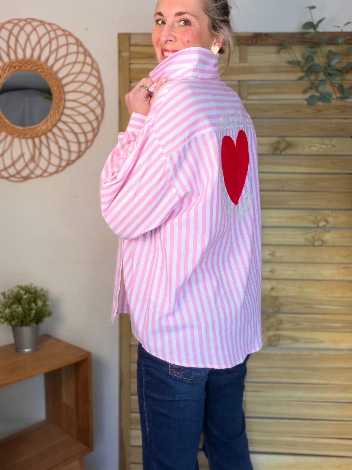 Chemise rose rayée brodée QUE DU LOVE ❤️ SERENA - FIN DE SÉRIE