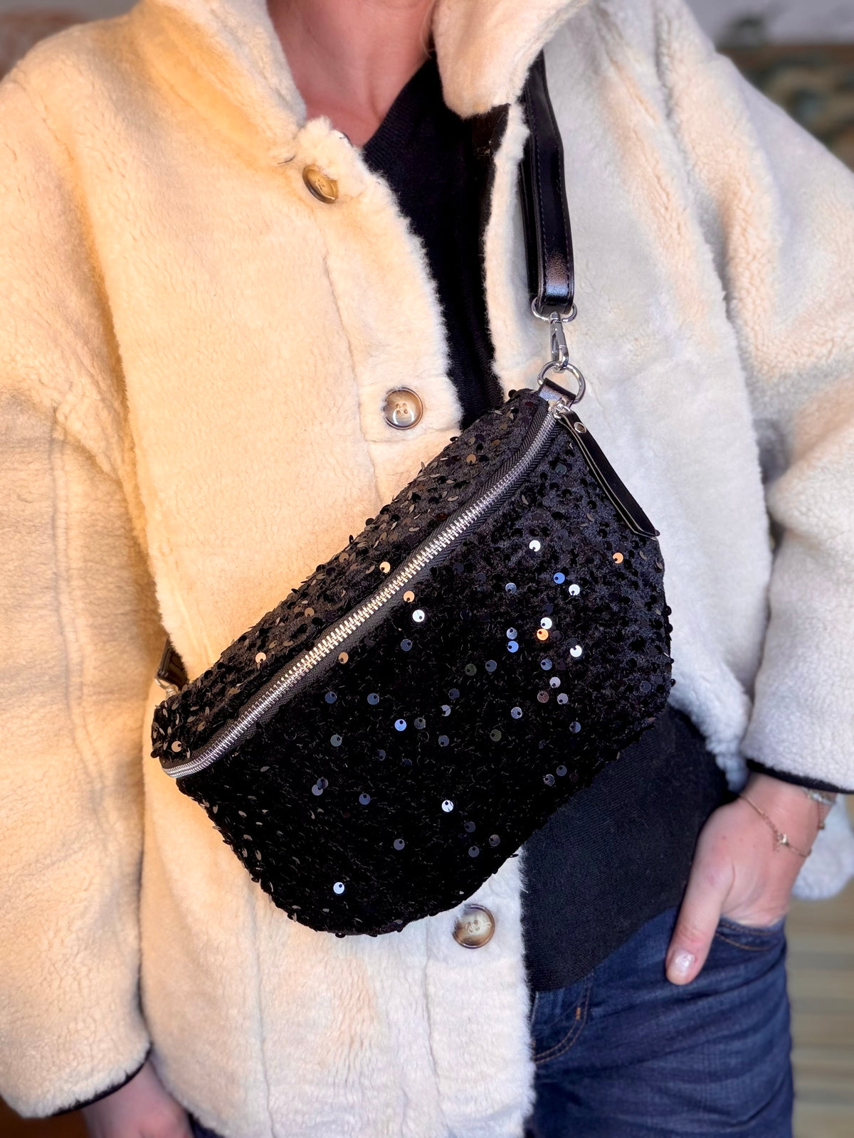 ⚡️ ARRIVAGE - Sac banane velours à sequins CARLY - noir