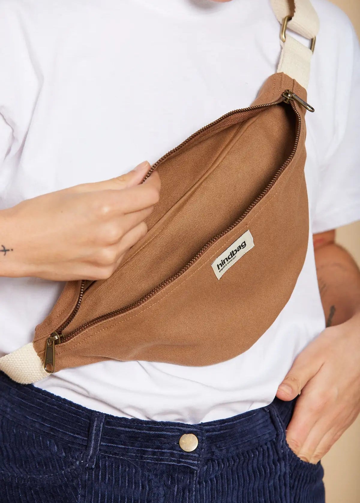 HINDBAG OLIVIA - Sac banane Cannelle