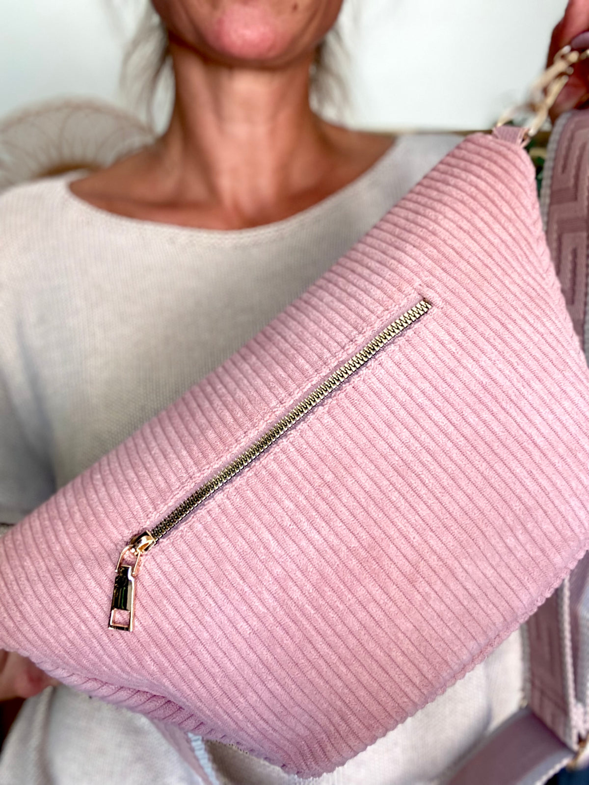 Sac banane XL en velours côtelé 2 zips et sangle fantaisie - WENDY - Vieux rose
