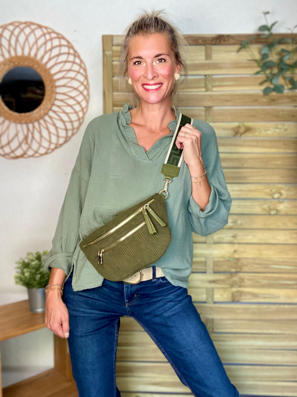 Sac banane L en velours côtelé 2 zips et sangle fantaisie - ASHLY - Kaki