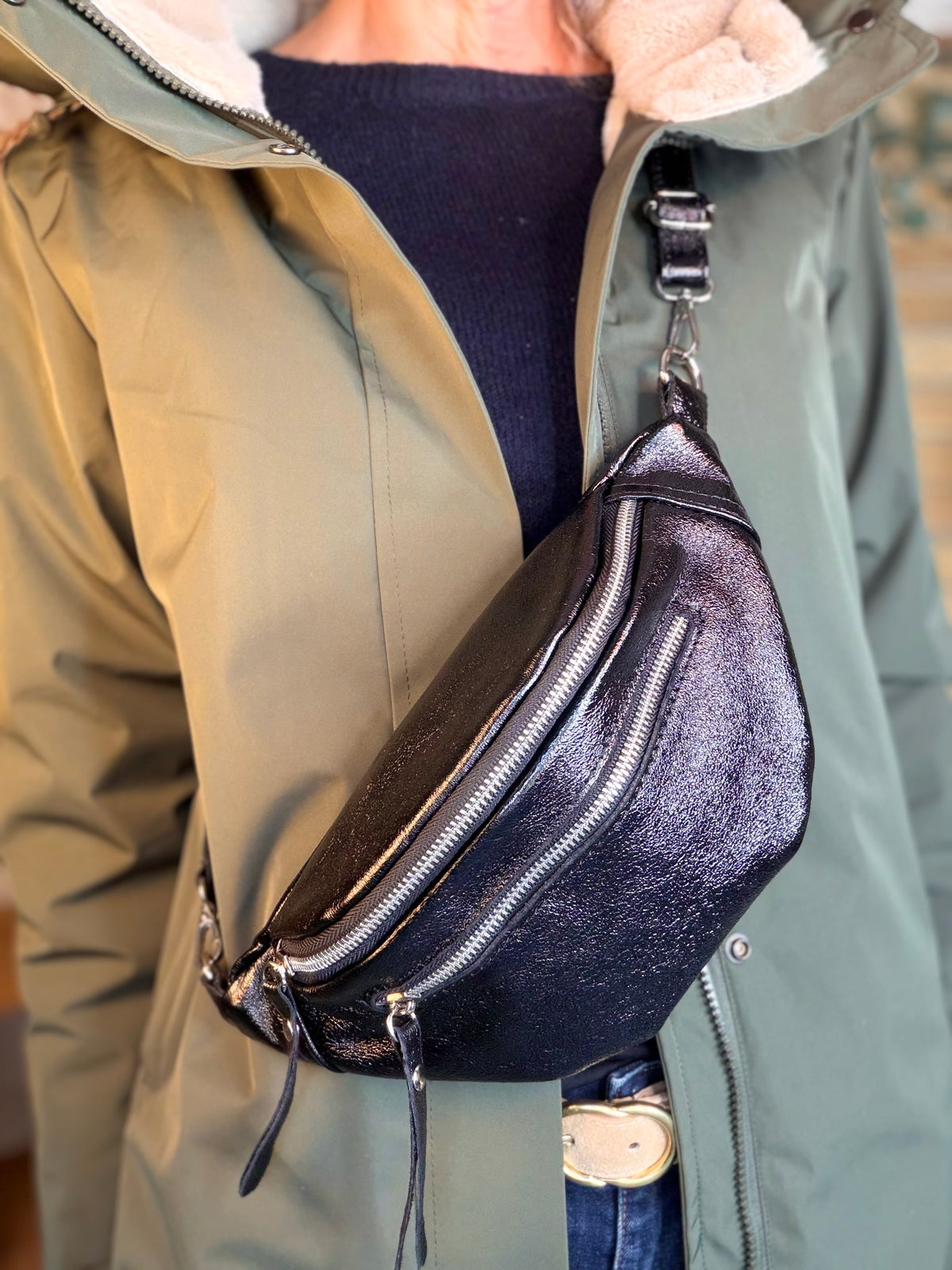 Sac banane en cuir irisé double poche - OPALE - Noir / Argent