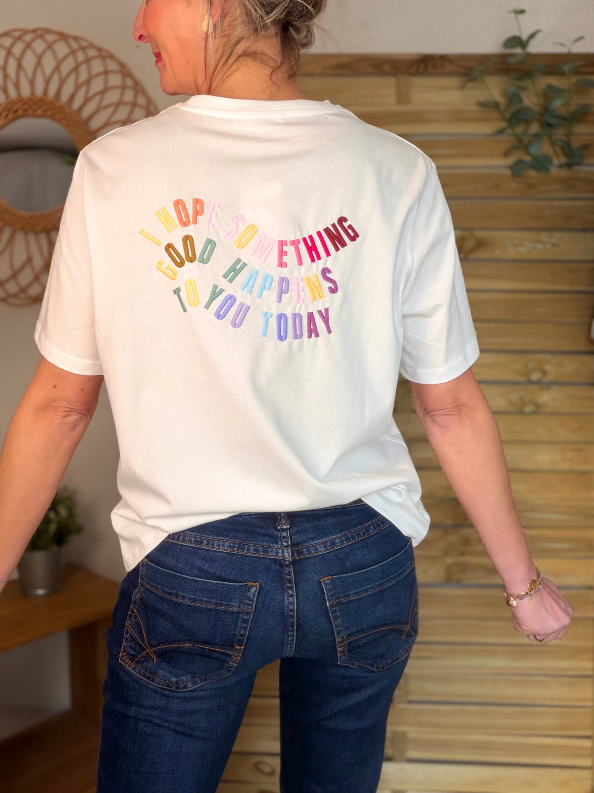 Tee shirt I HOPE SOMETHING GOOD HAPPENS TO YOU TODAY - MORAG - FIN DE SÉRIE