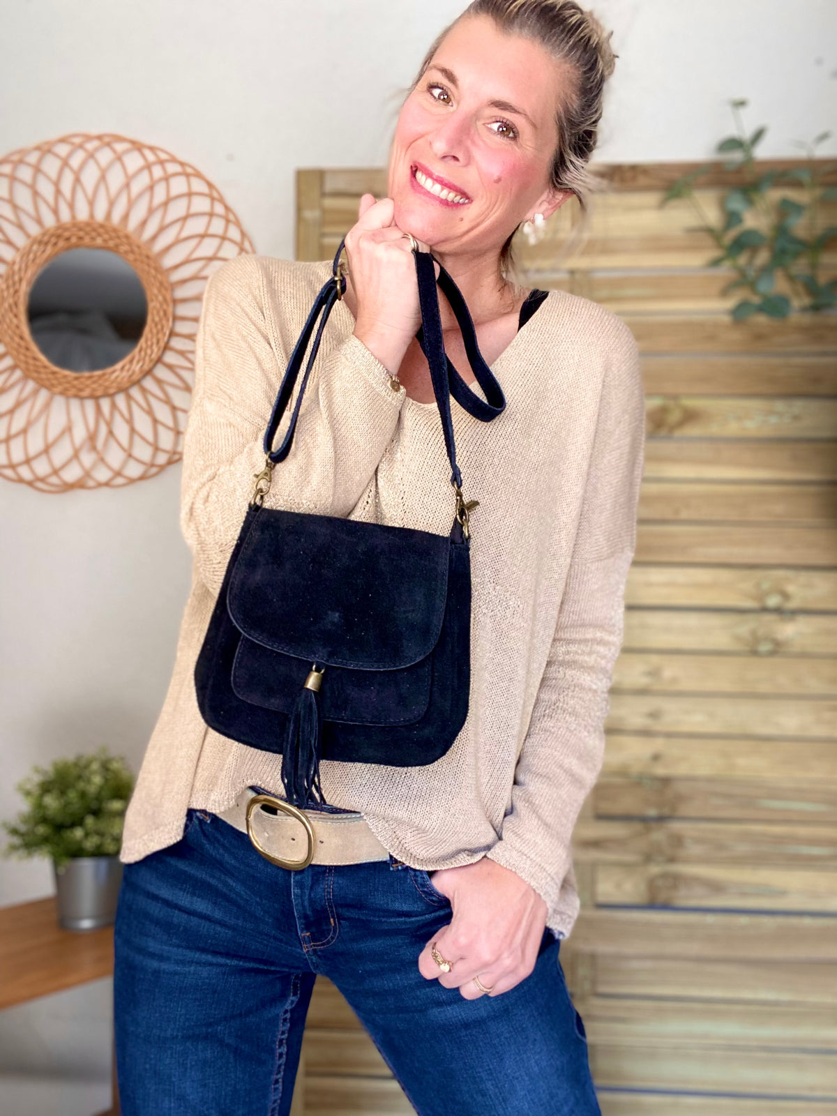 Sac bandoulière en cuir daim HORTENSE - Noir - FIN DE SÉRIE