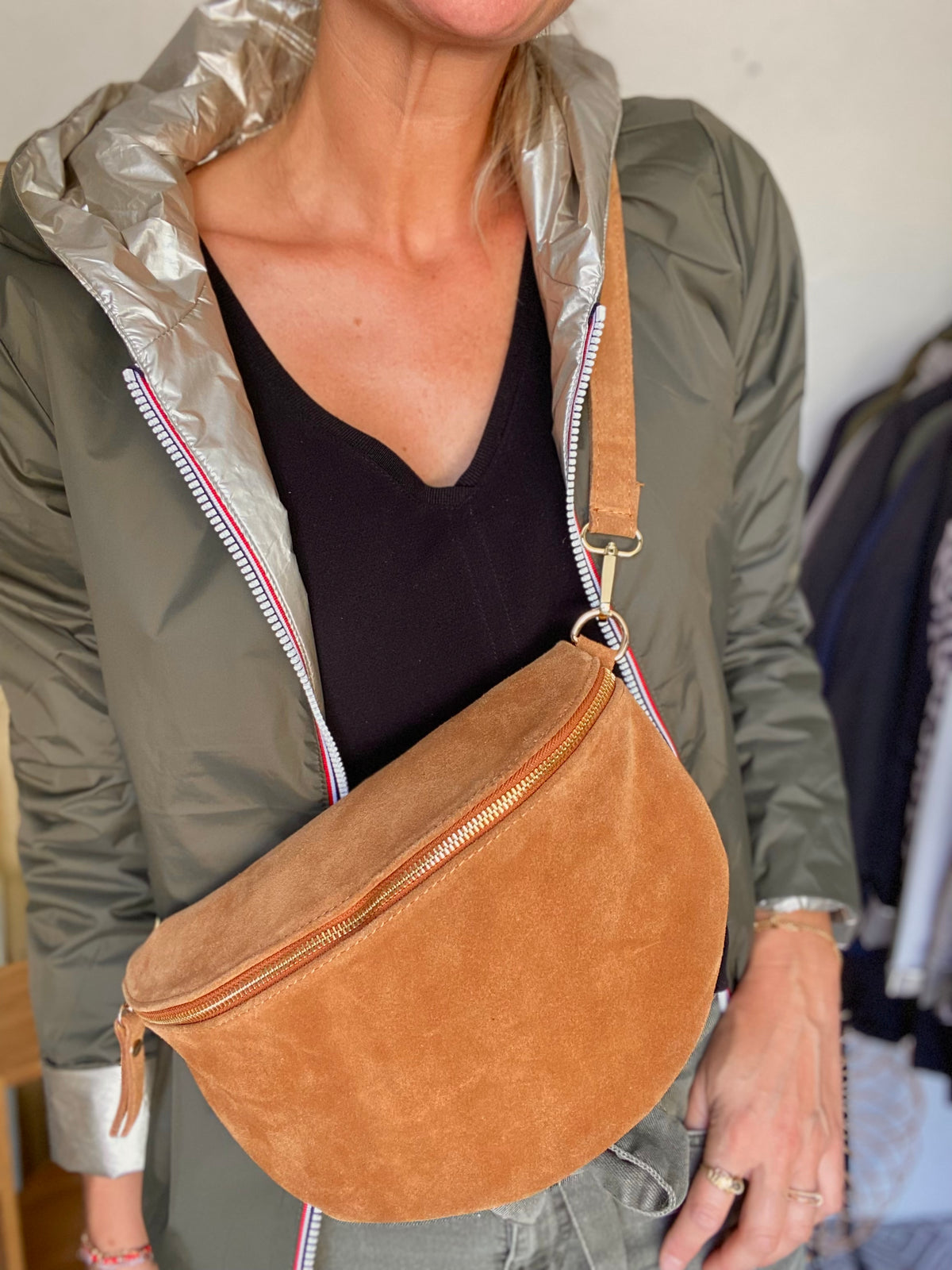 Sac banane XL en cuir velours 30cm JUDY - Camel