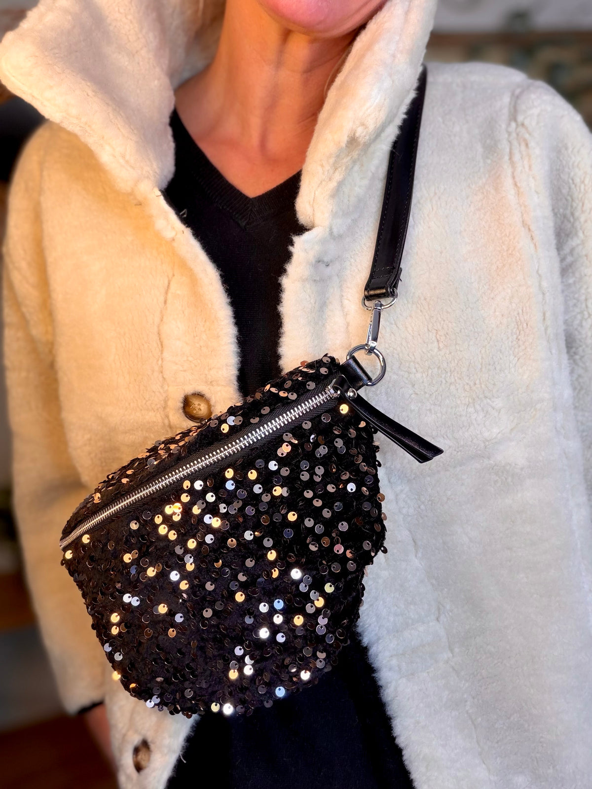 ⚡️ ARRIVAGE - Sac banane velours à sequins CARLY - Noir / doré rosé