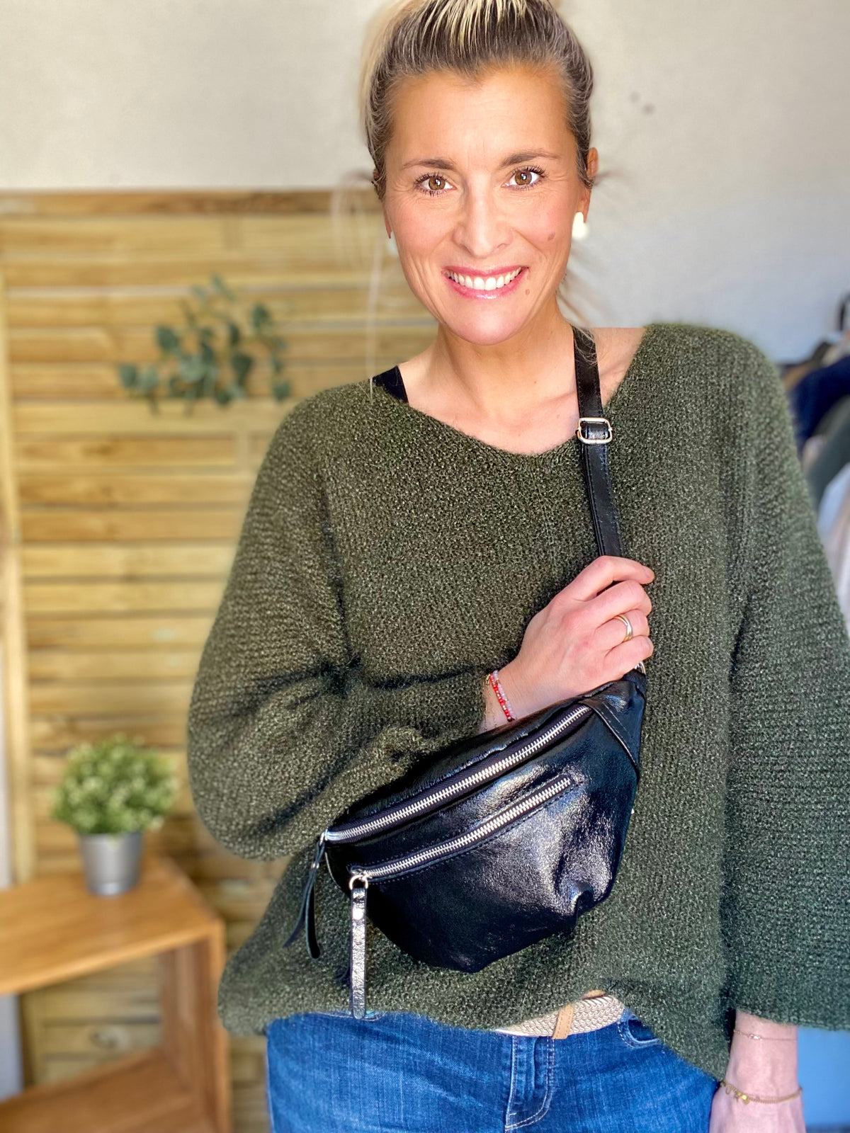 Sac banane en cuir irisé double poche - OPALE - Noir / Argent