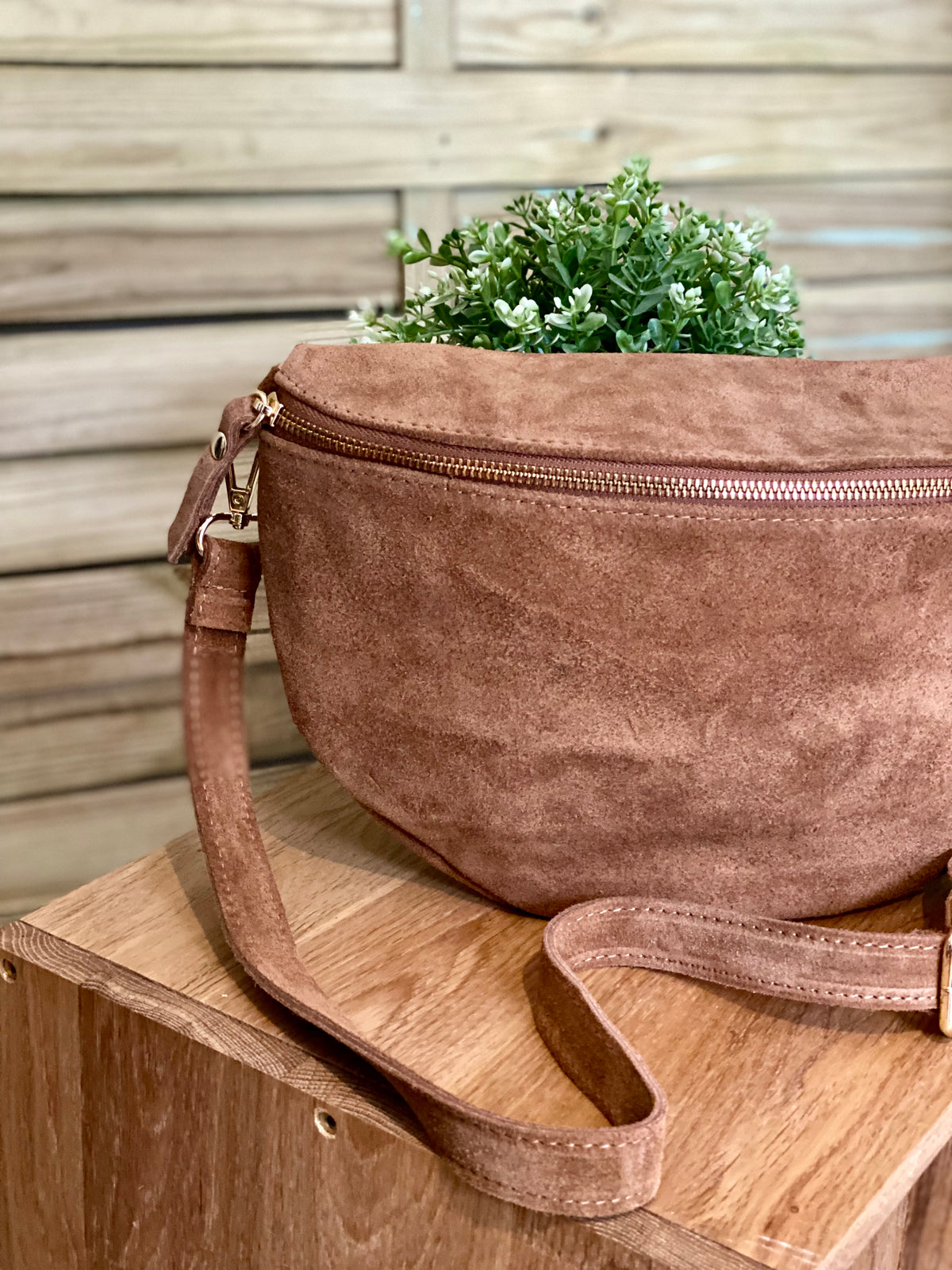 Sac banane XL en cuir velours 30cm JUDY - Camel
