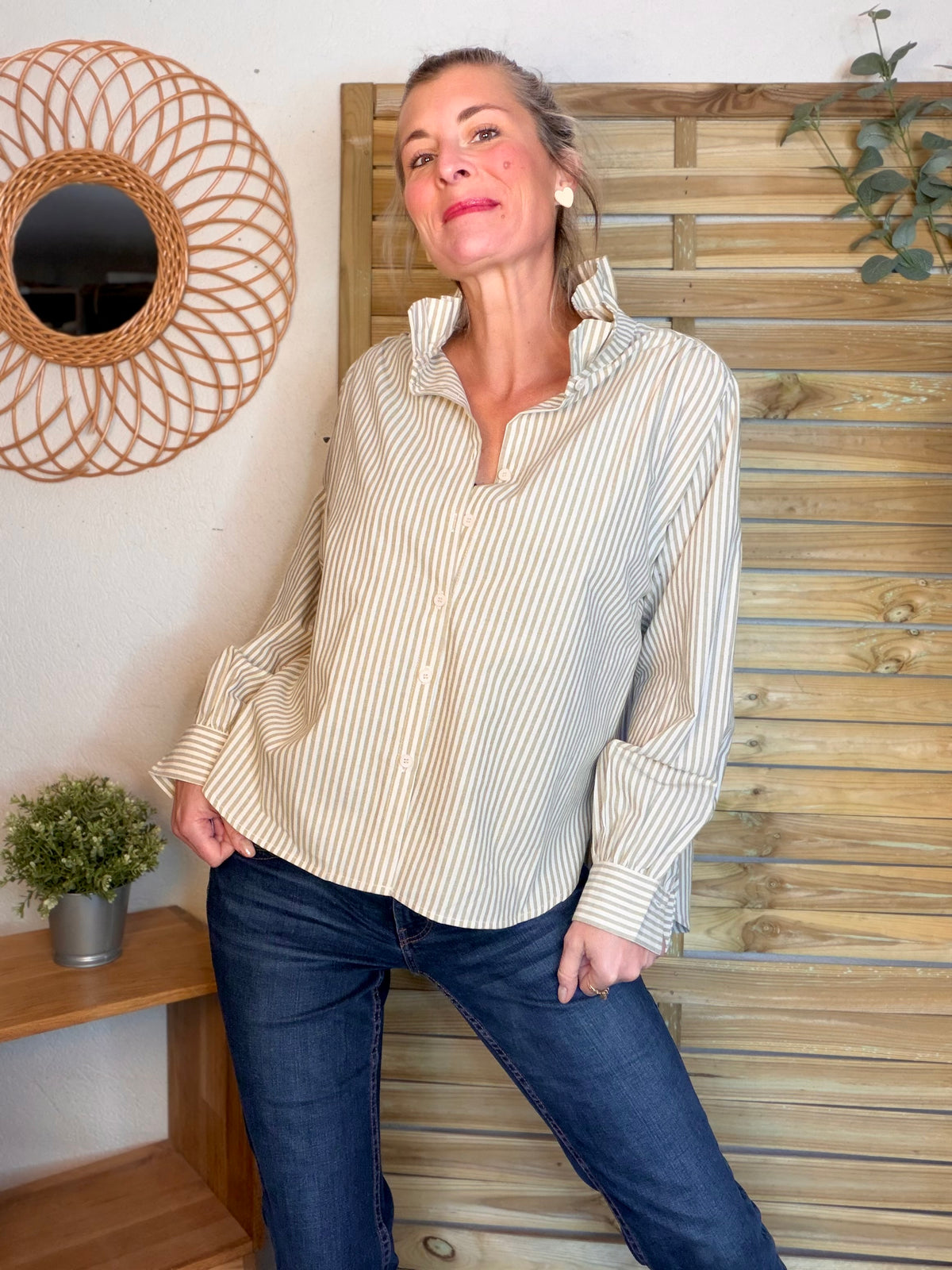 Chemise en coton rayée col victorien BRIGITTE - Kaki clair - FIN DE SÉRIE