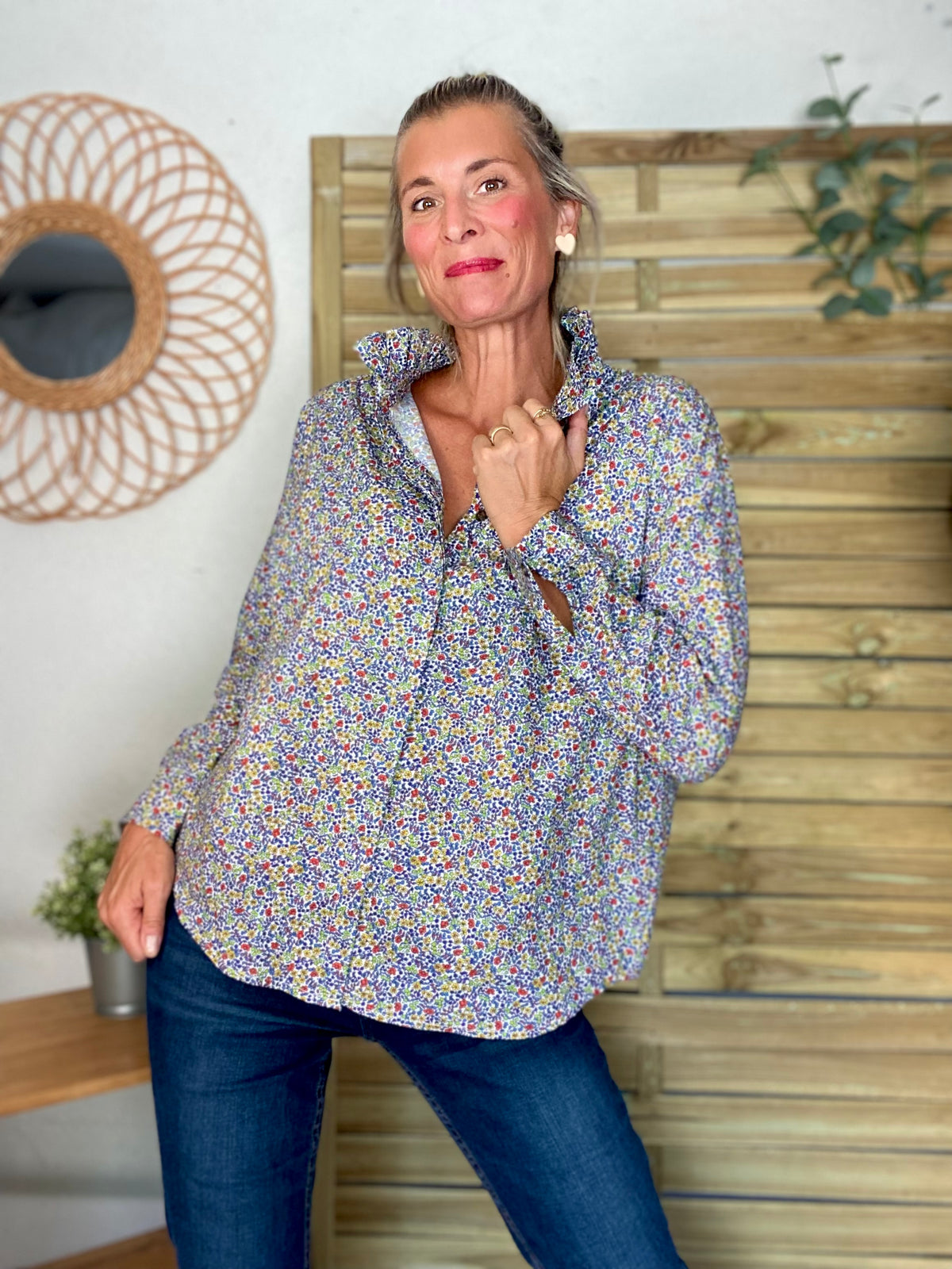 Chemise imprimée Liberty bleu, col victorien volanté CHARLOTTE - FIN DE SÉRIE