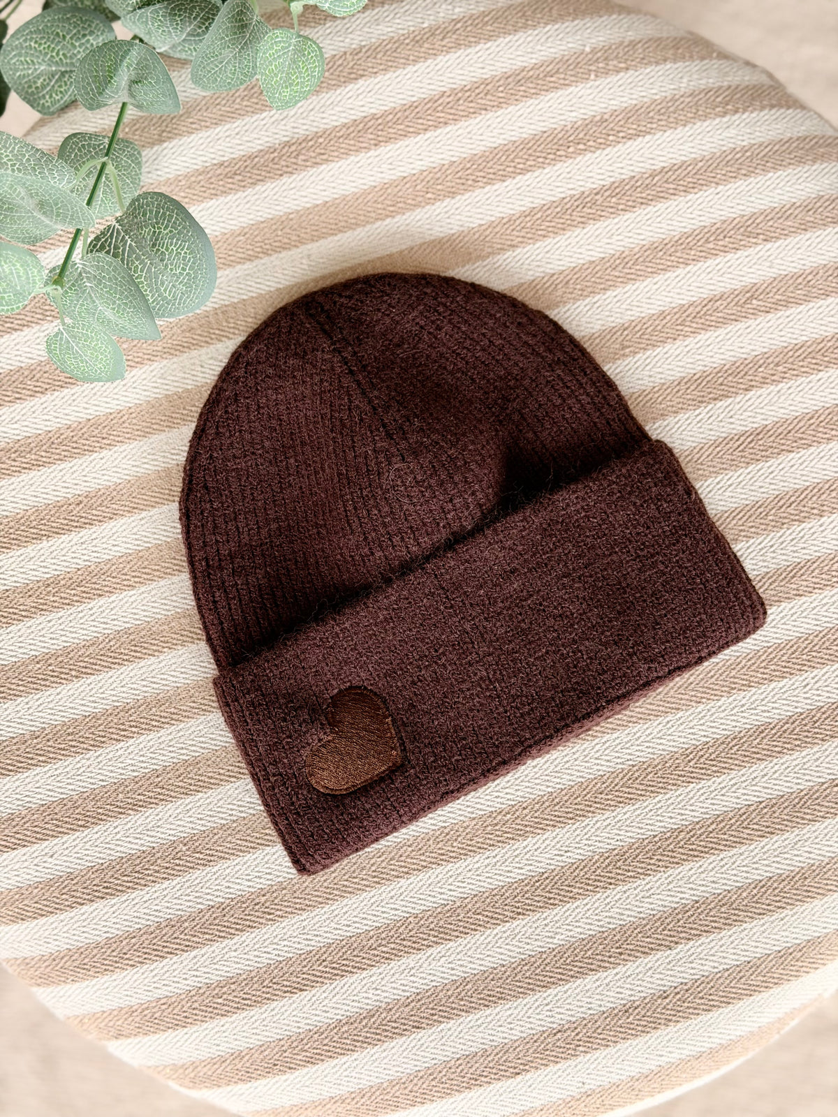 Bonnet avec écusson cœur ARTHUR (Femme et enfant) - FIN DE SÉRIE