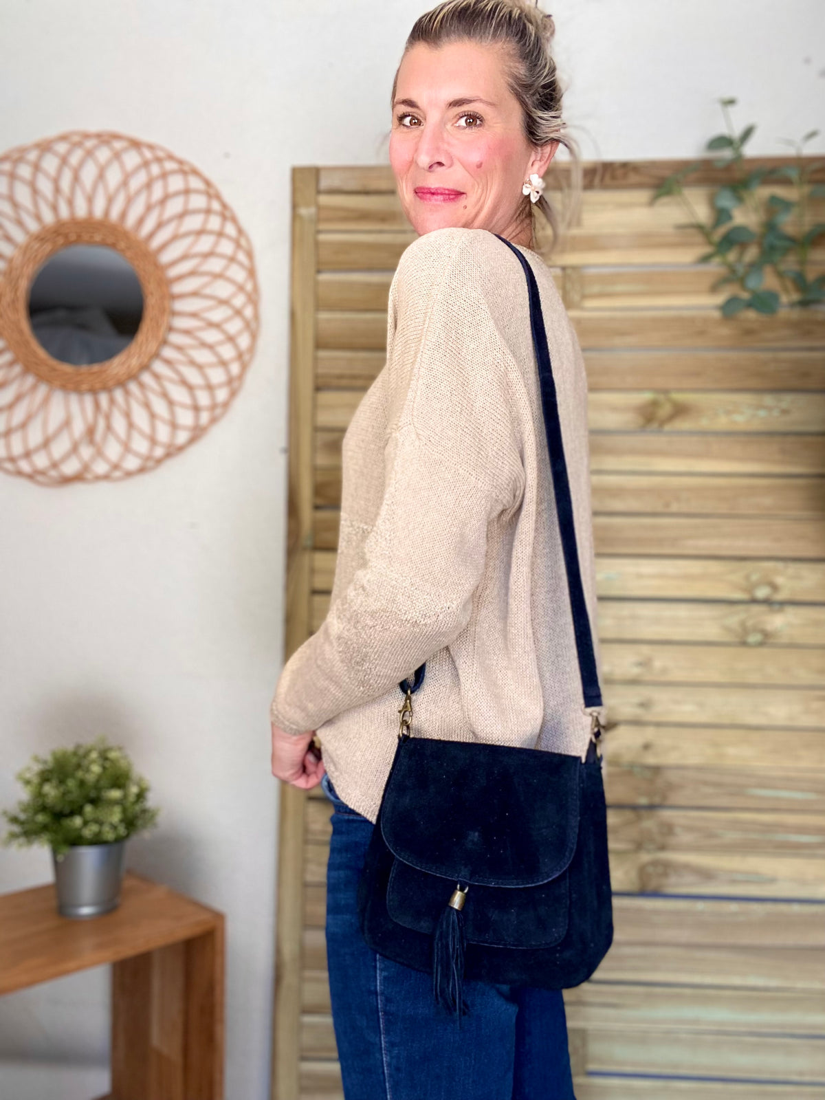 Sac bandoulière en cuir daim HORTENSE - Noir - FIN DE SÉRIE